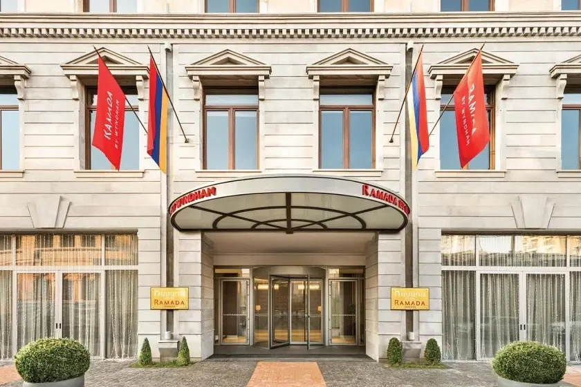 هتل رامادا ایروان (Ramada Hotel & Suites by Wyndham)