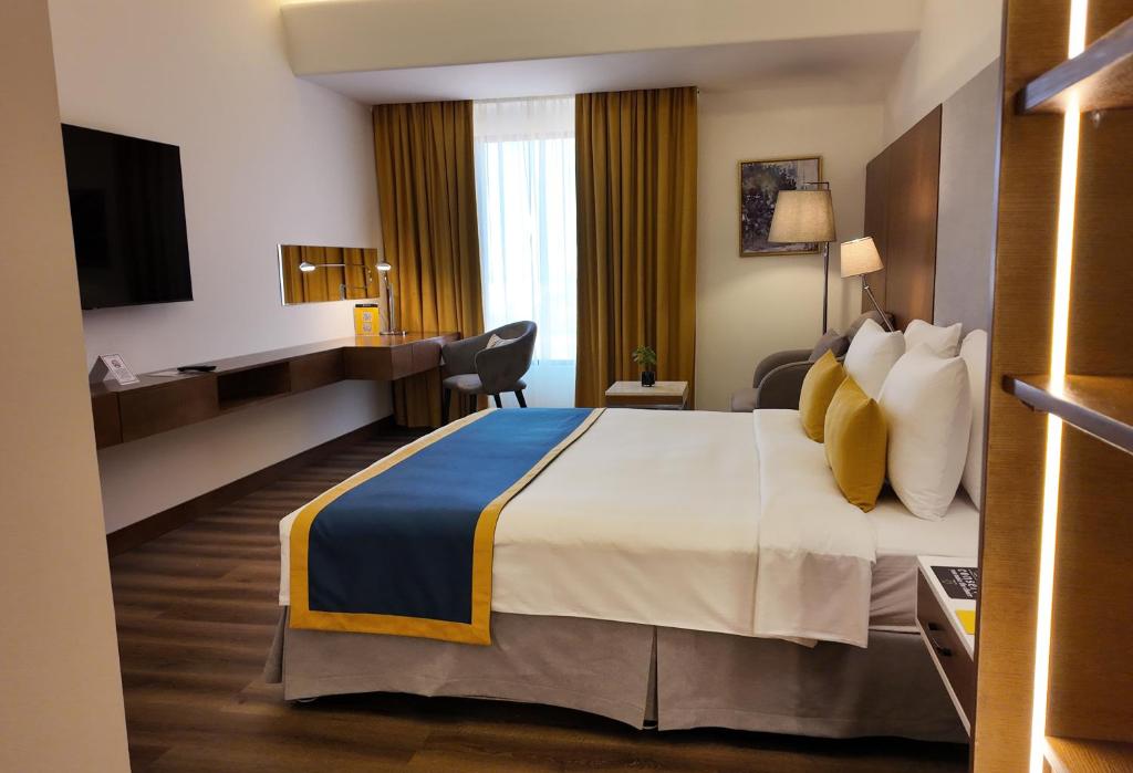 STANDARD DOUBLE ROOM